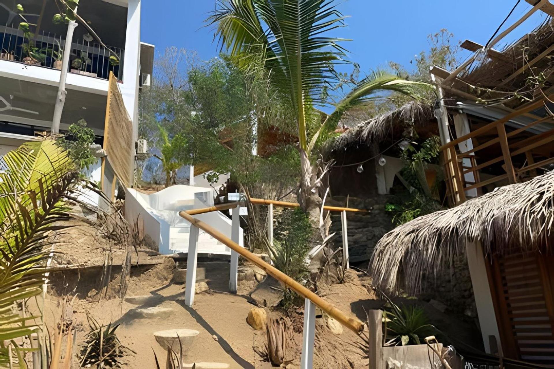 Mixtli Ecohouse, Habitaciones Sol & Luna - Starlink Internet San Pedro Pochutla 외부 사진