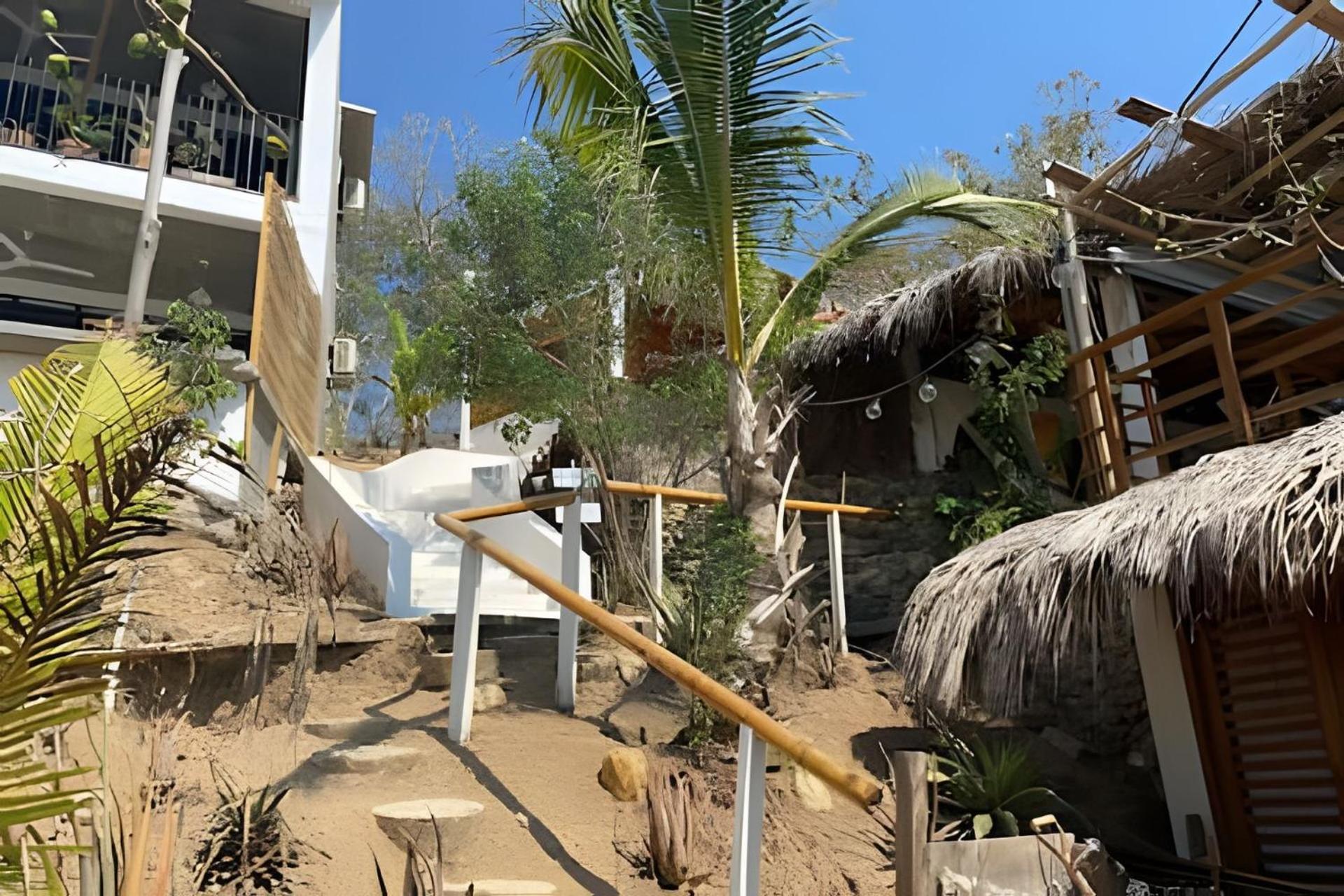 Mixtli Ecohouse, Habitaciones Sol & Luna - Starlink Internet San Pedro Pochutla 외부 사진