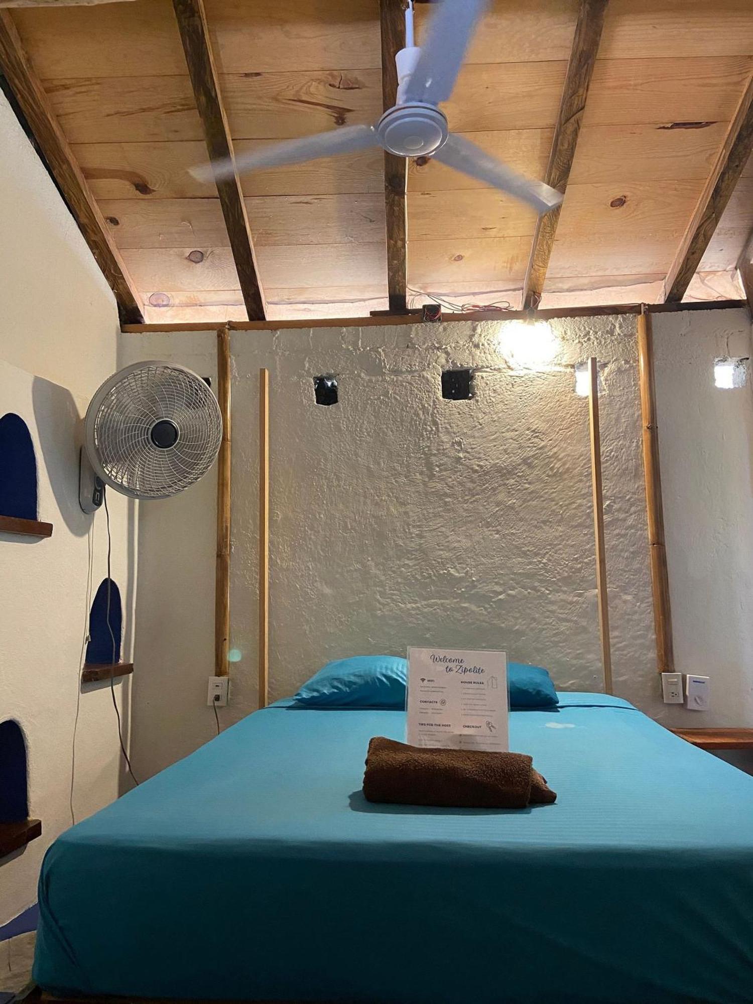 Mixtli Ecohouse, Habitaciones Sol & Luna - Starlink Internet San Pedro Pochutla 외부 사진