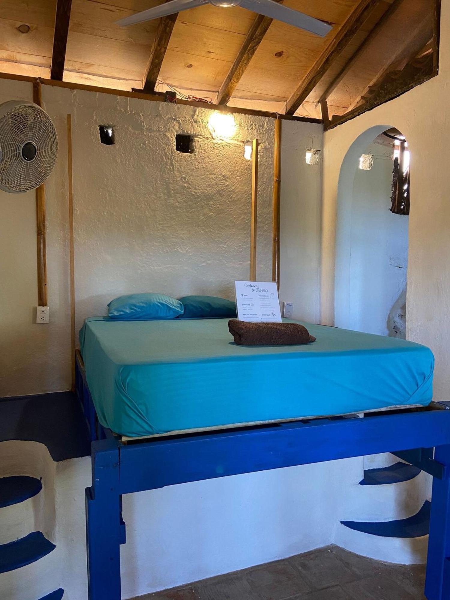 Mixtli Ecohouse, Habitaciones Sol & Luna - Starlink Internet San Pedro Pochutla 외부 사진
