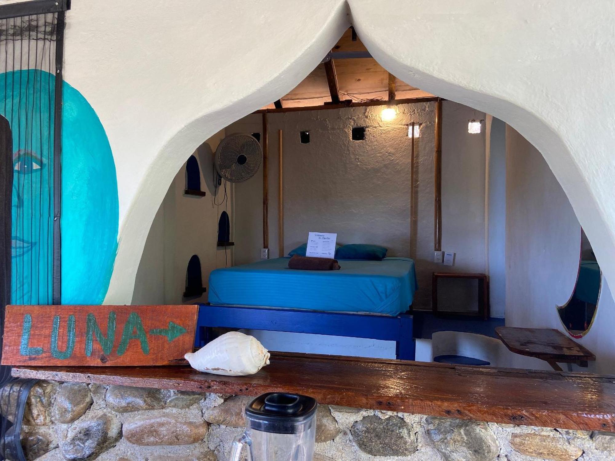 Mixtli Ecohouse, Habitaciones Sol & Luna - Starlink Internet San Pedro Pochutla 외부 사진