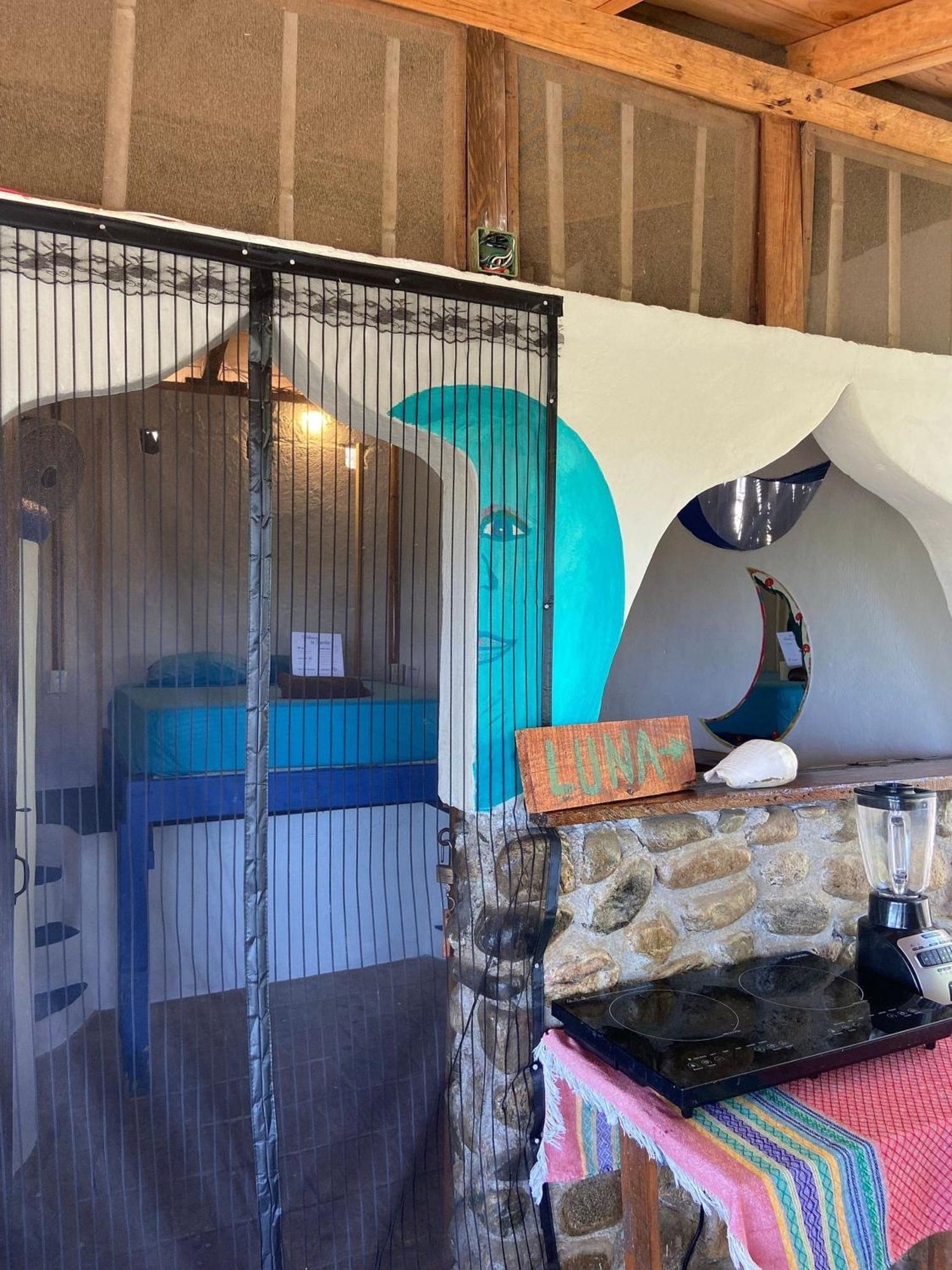 Mixtli Ecohouse, Habitaciones Sol & Luna - Starlink Internet San Pedro Pochutla 외부 사진
