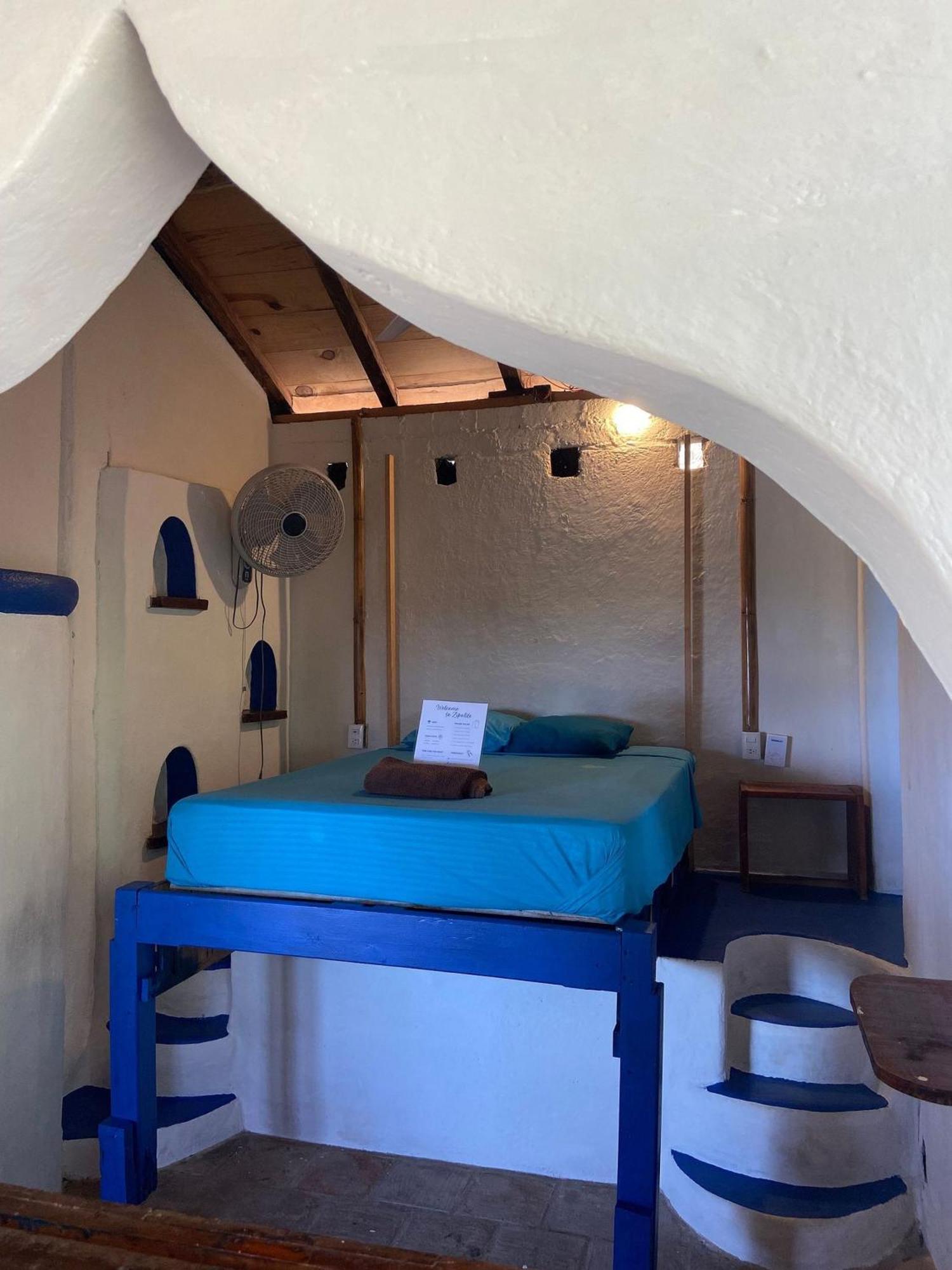 Mixtli Ecohouse, Habitaciones Sol & Luna - Starlink Internet San Pedro Pochutla 외부 사진